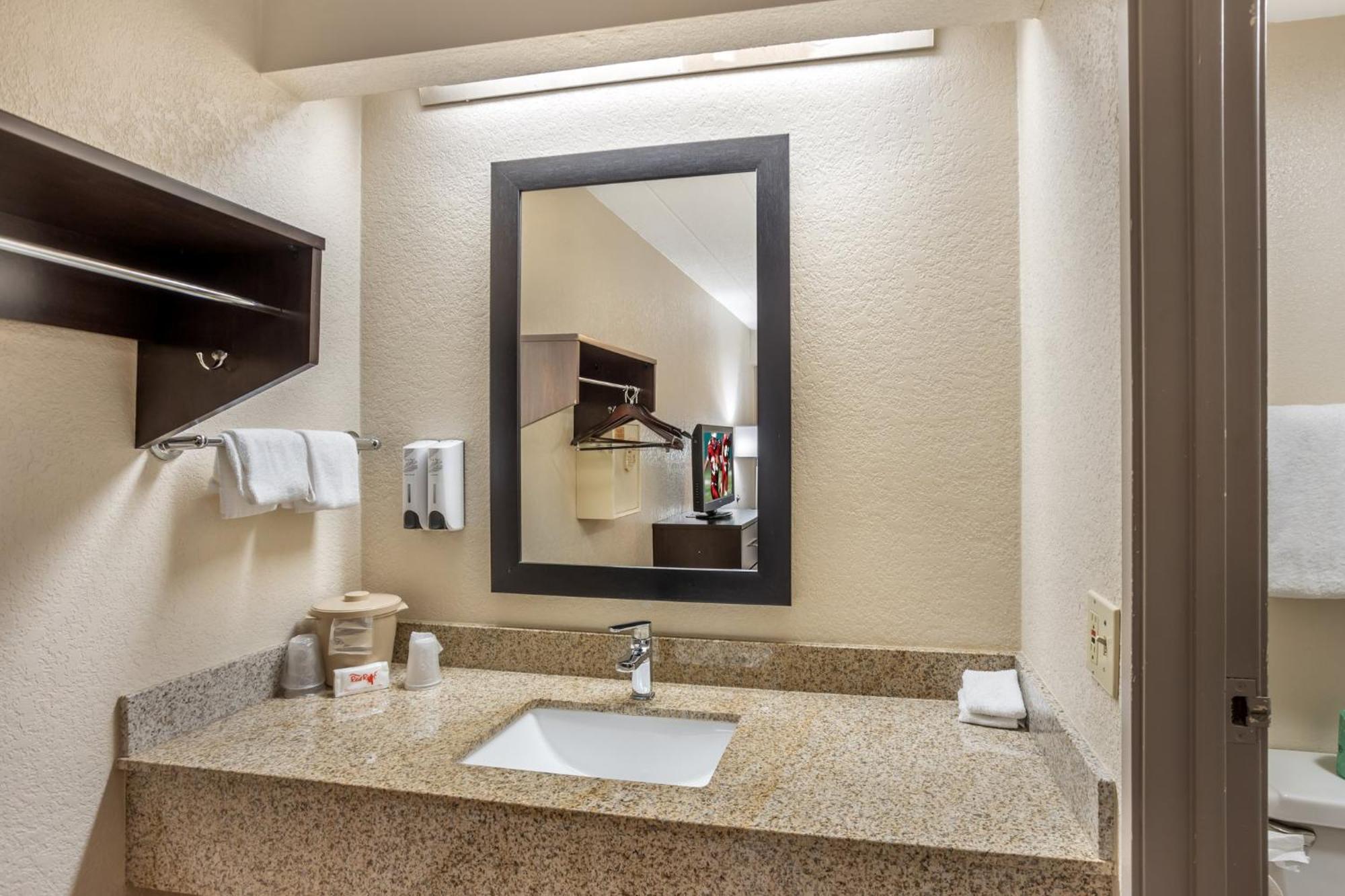 Red Roof Inn Danville, Pa Экстерьер фото